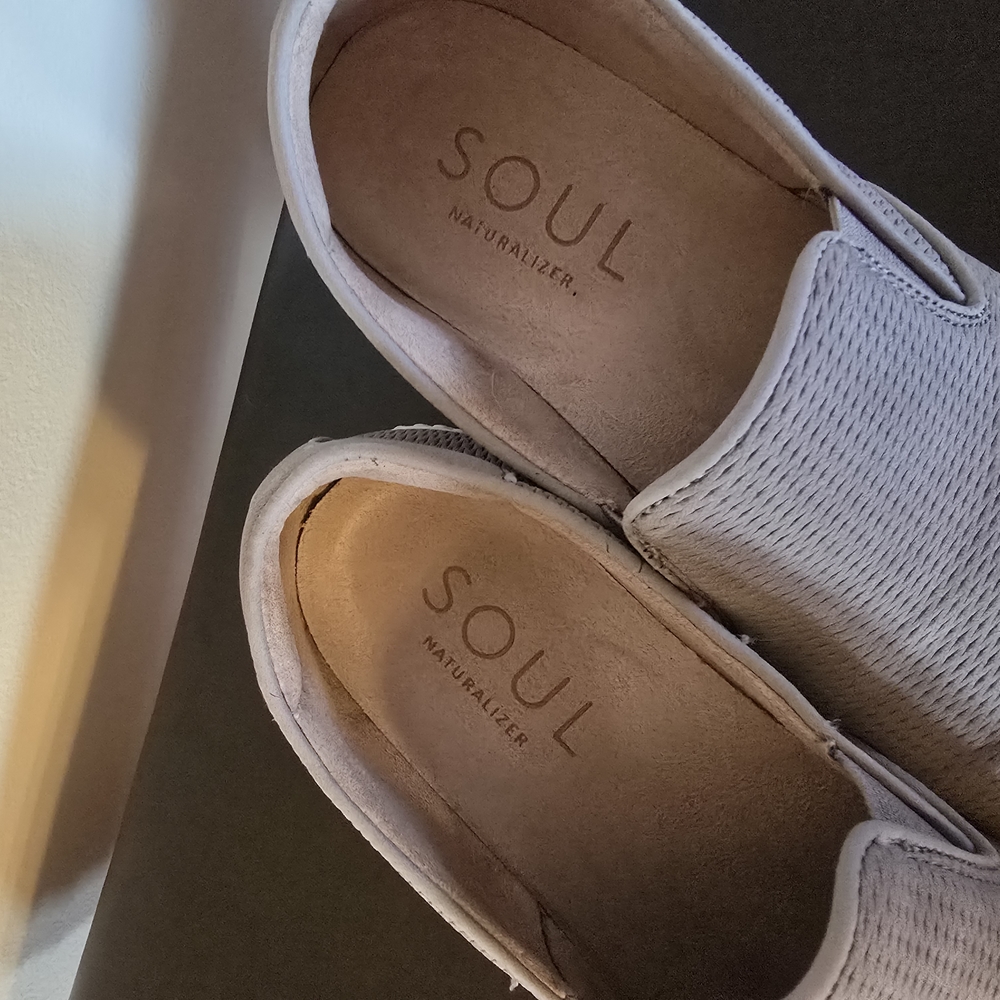 SOUL Naturalizer Gray and White Casual Flats with Comfort Insoles - Picture 2 of 6